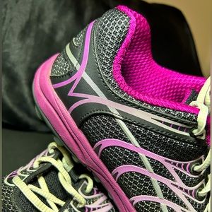 Women’s Merrell master glide running shoes size 8.5